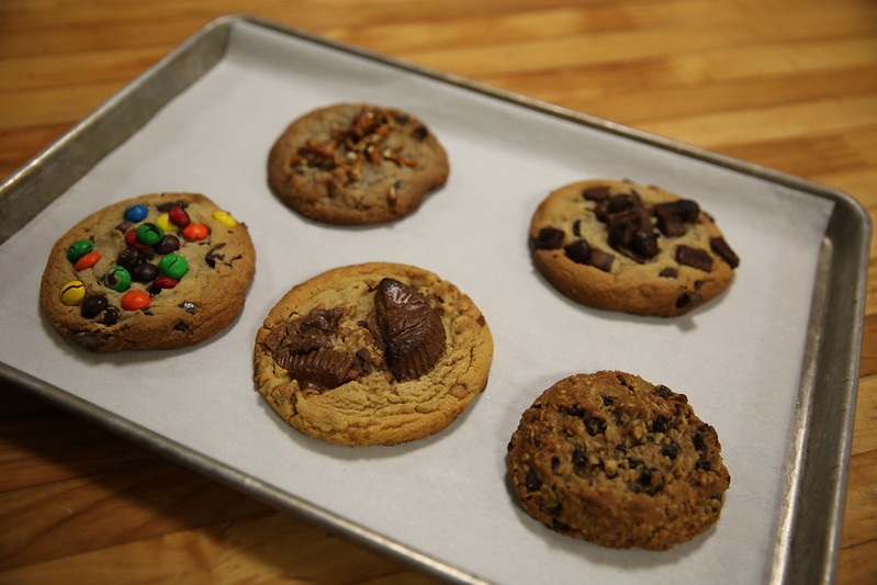 Photo of Jumbo Deluxe Cookies (6 count)
