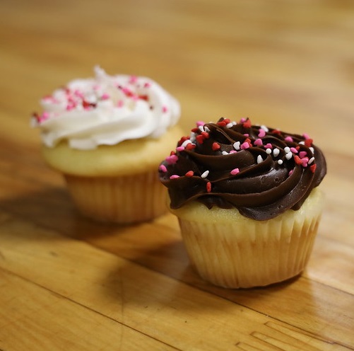Cupcakes - Themed (6 Count)